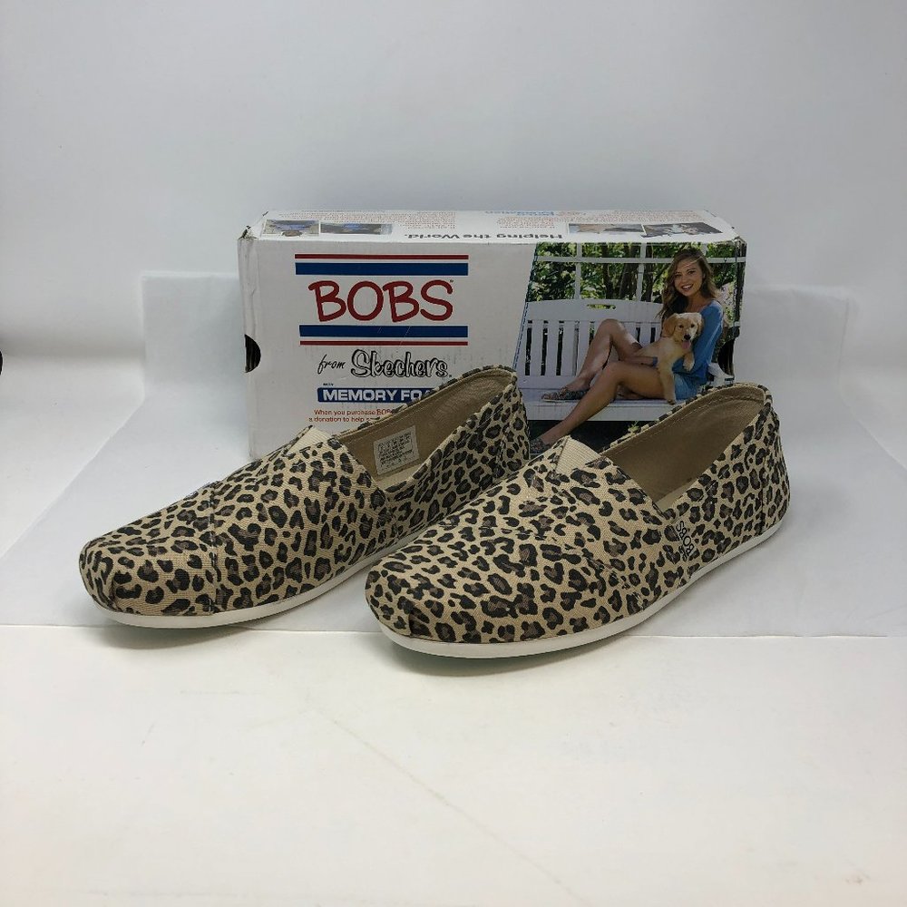 Skechers BOBS Women's Bobs Plush Hot Spotted Slip on Ballet Flat 9 M NEW in BOX!
